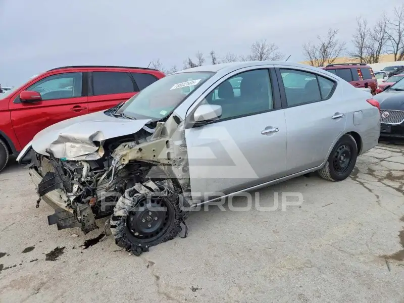 2019 Nissan VERSA фото