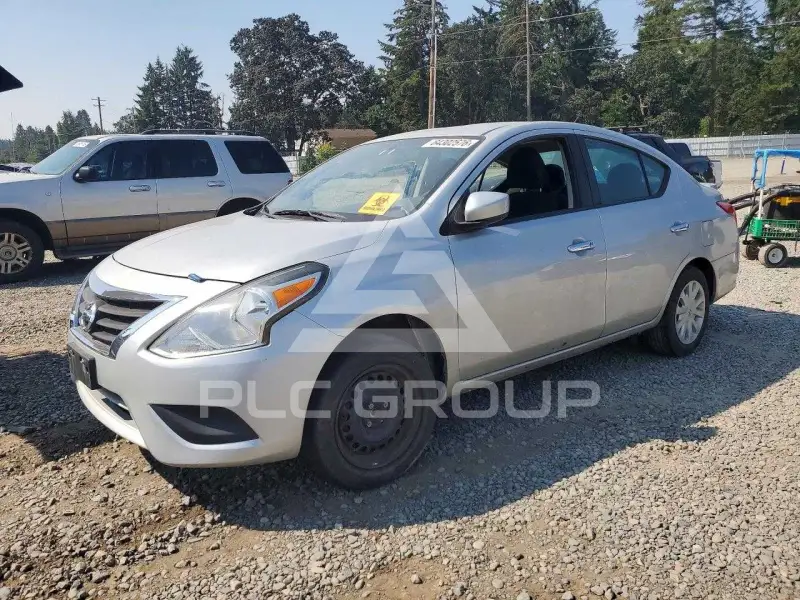 2019 Nissan VERSA photo