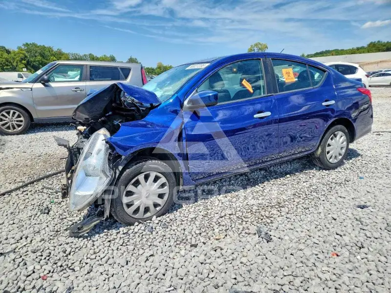 2019 Nissan VERSA фото