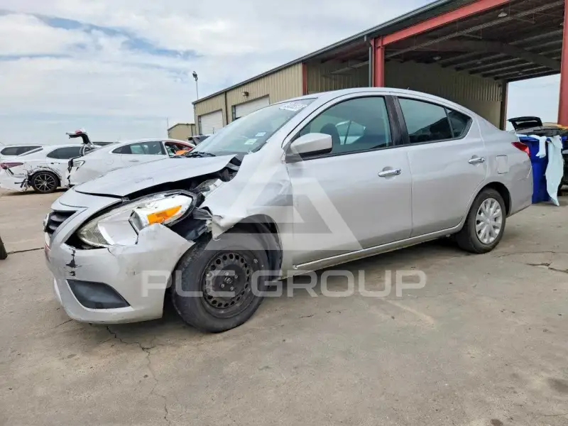 2019 Nissan VERSA фото