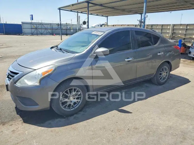 2019 Nissan VERSA фото