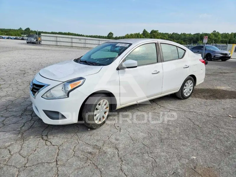 2019 Nissan VERSA фото