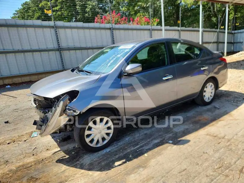 2019 Nissan VERSA photo