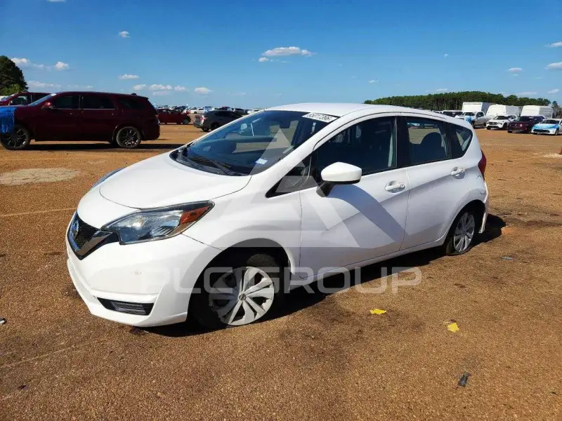 2019 Nissan VERSA фото