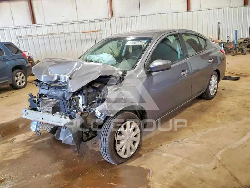 2019 Nissan VERSA фото