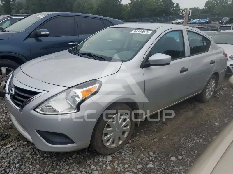 2019 Nissan VERSA фото