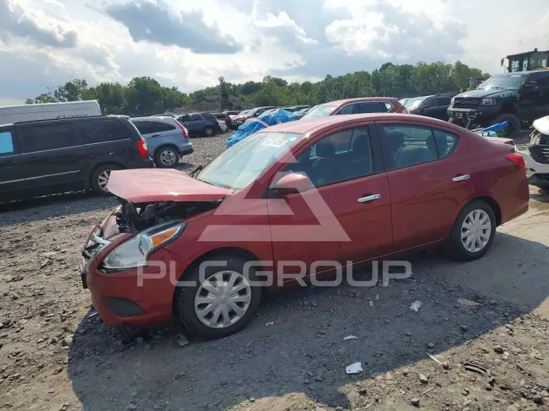 2019 Nissan VERSA photo