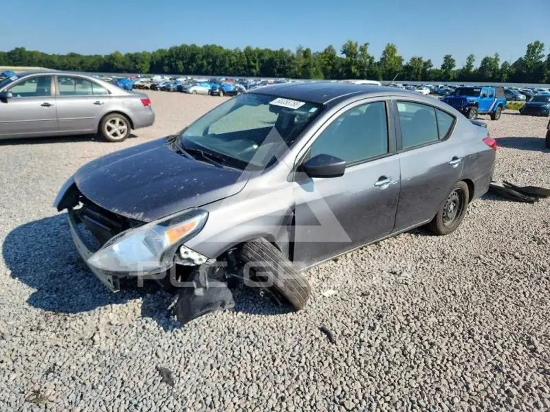 2019 Nissan VERSA фото