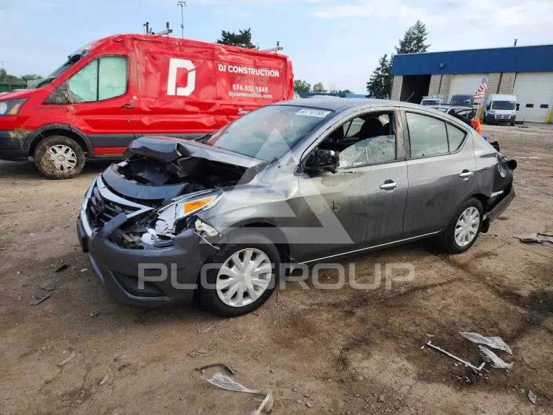 2019 Nissan VERSA photo