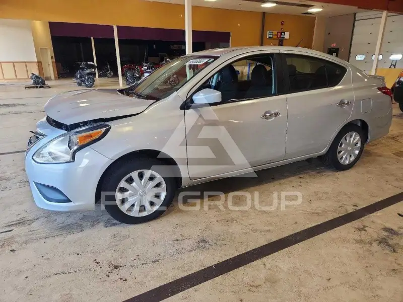 2019 Nissan VERSA photo