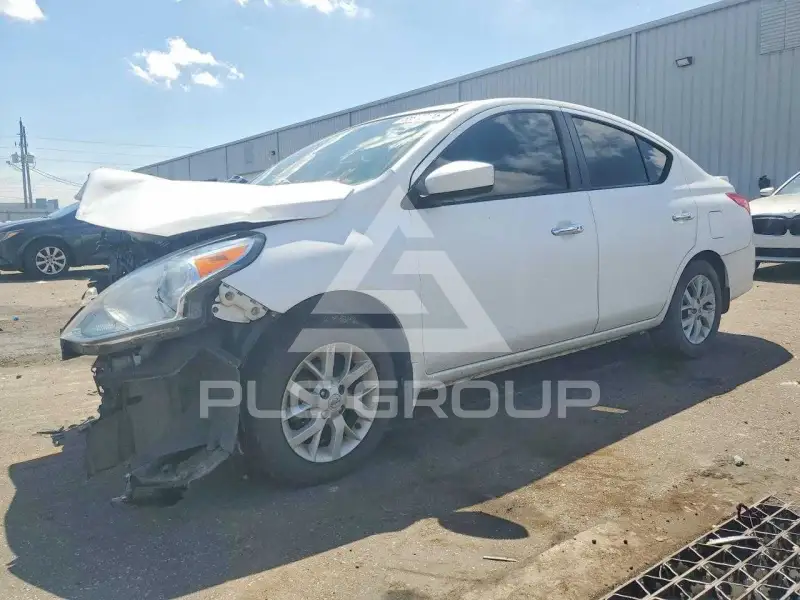 2019 Nissan VERSA фото