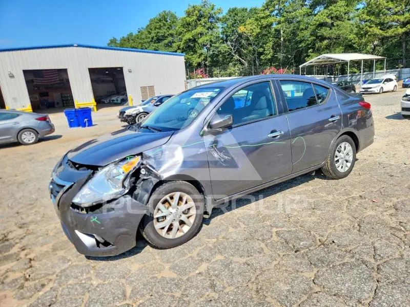 2019 Nissan VERSA photo