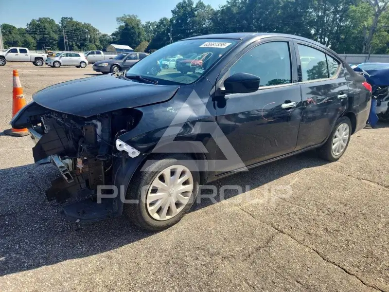 2019 Nissan VERSA фото