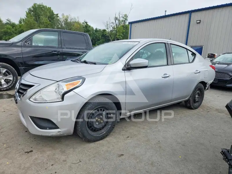 2019 Nissan VERSA фото