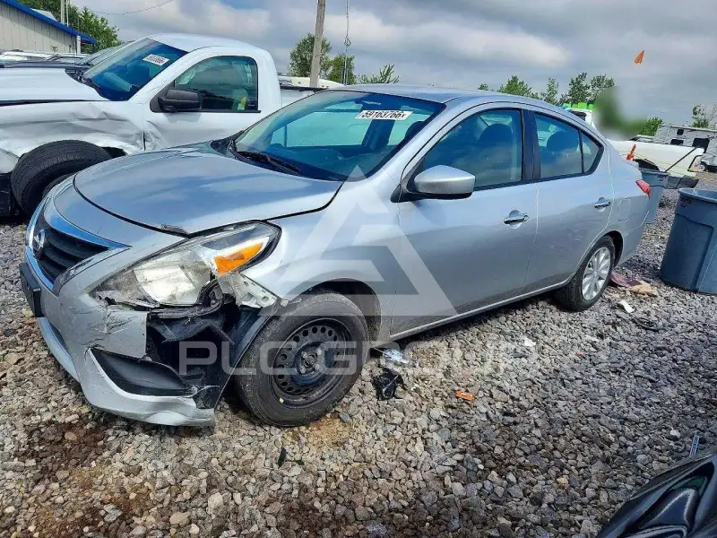 2019 Nissan VERSA фото