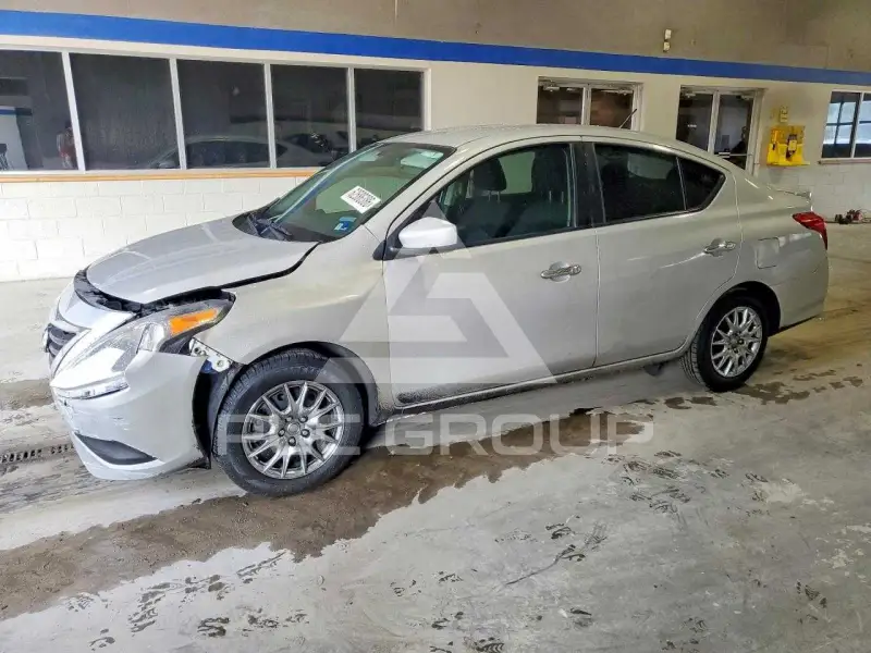 2019 Nissan VERSA photo