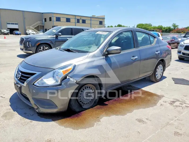 2019 Nissan VERSA photo