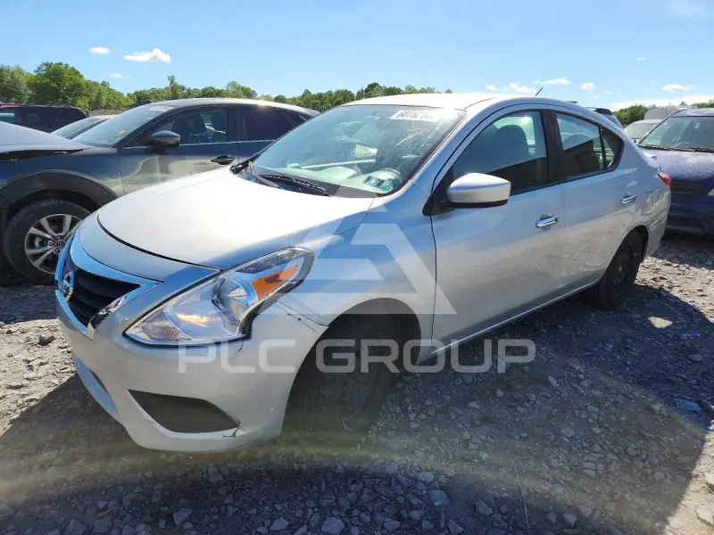 2019 Nissan VERSA photo