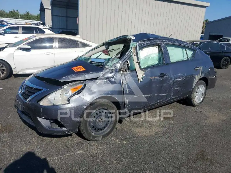 2019 Nissan VERSA photo