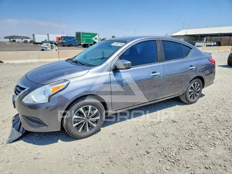 2019 Nissan VERSA фото