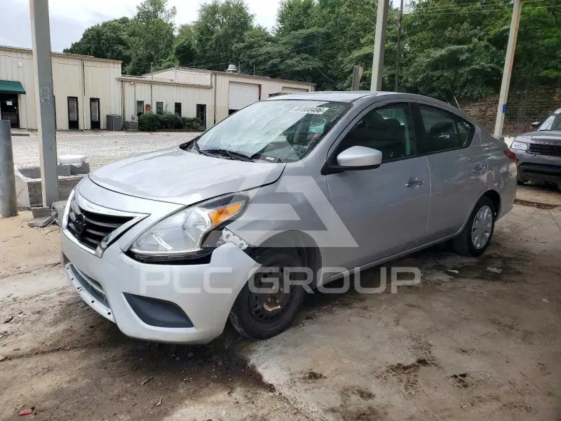 2019 Nissan VERSA photo