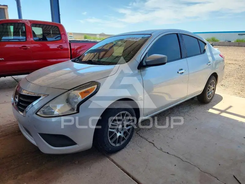 2019 Nissan VERSA фото