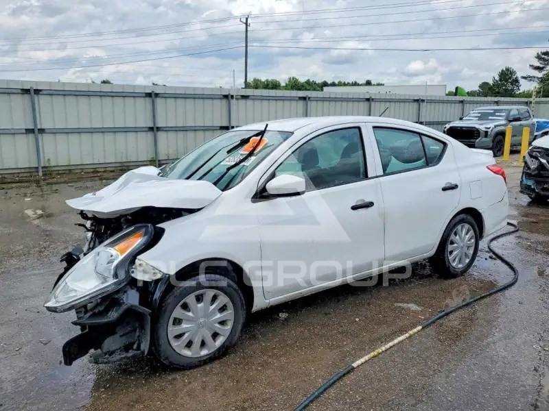 2019 Nissan VERSA фото