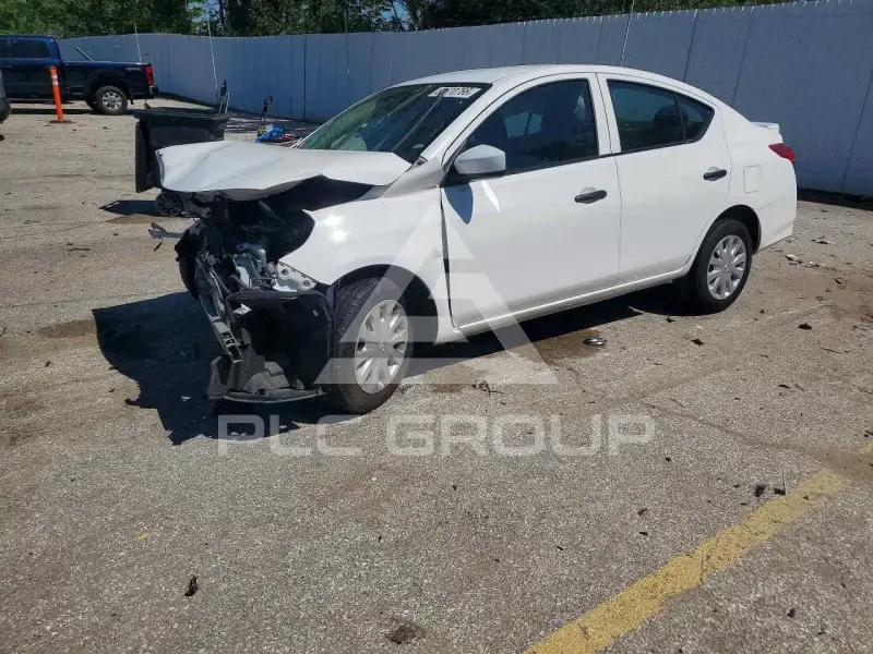 2019 Nissan VERSA фото