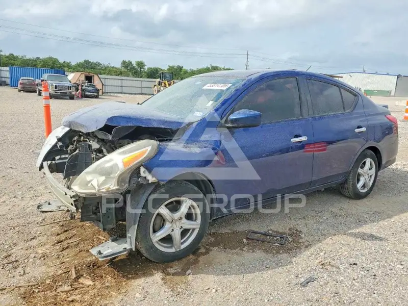 2019 Nissan VERSA фото