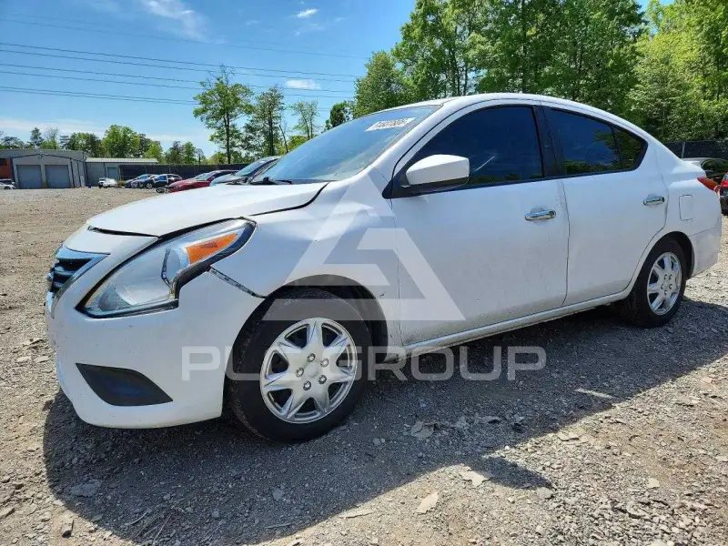 2019 Nissan VERSA фото