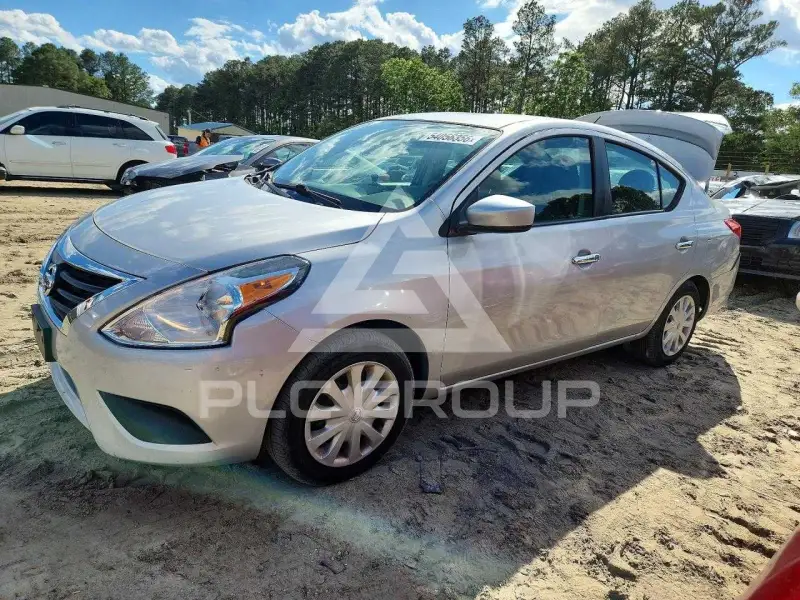 2019 Nissan VERSA photo
