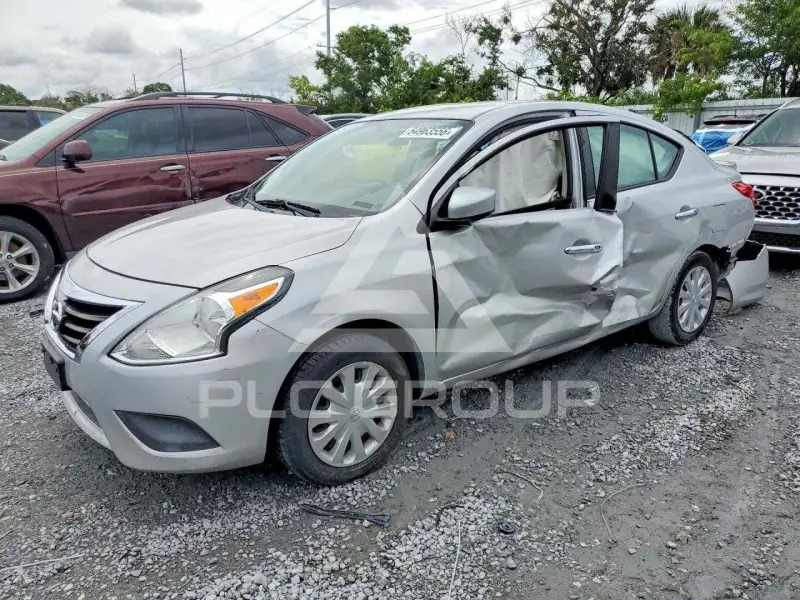 2019 Nissan VERSA photo