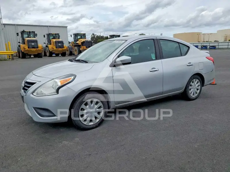 2019 Nissan VERSA photo