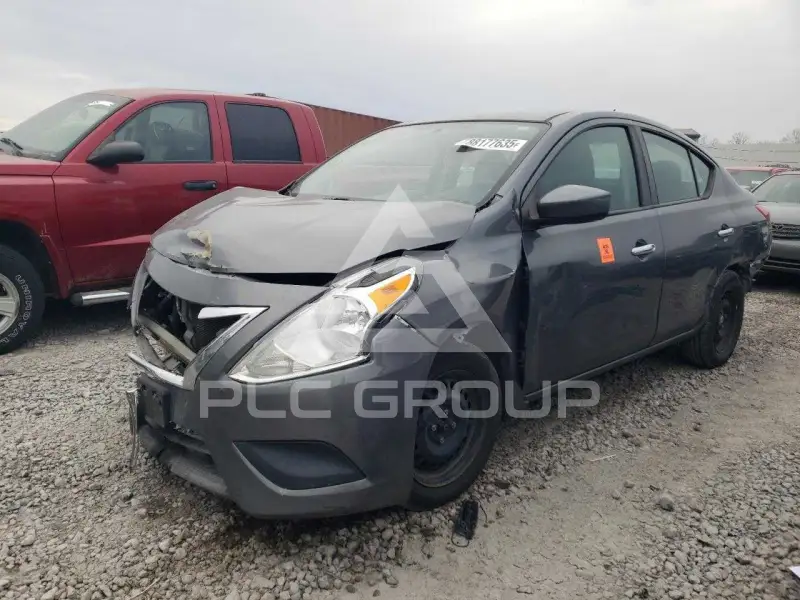 2019 Nissan VERSA photo