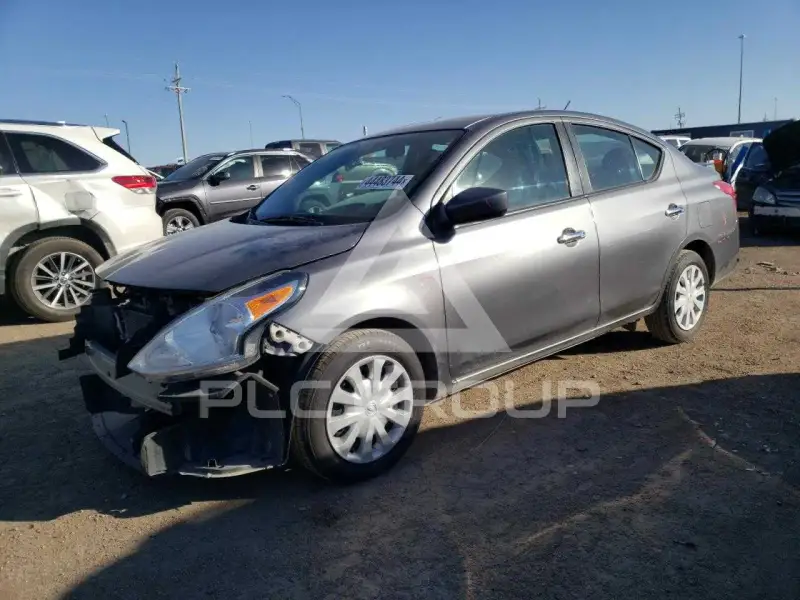 2019 Nissan VERSA фото