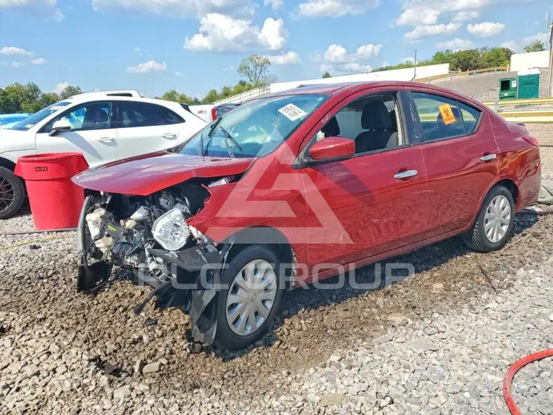 2019 Nissan VERSA фото
