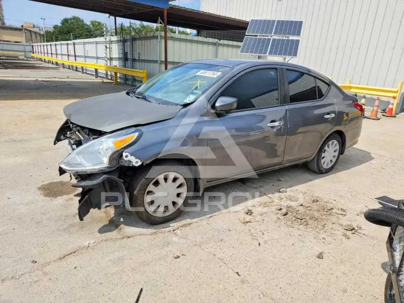2019 Nissan VERSA фото