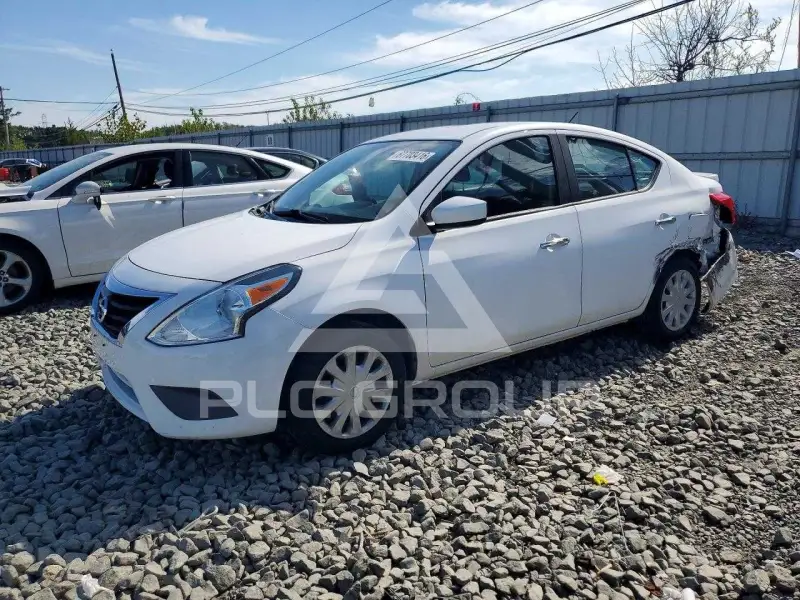 2019 Nissan VERSA фото
