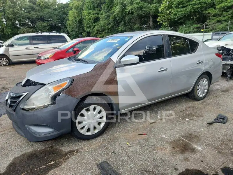 2019 Nissan VERSA photo