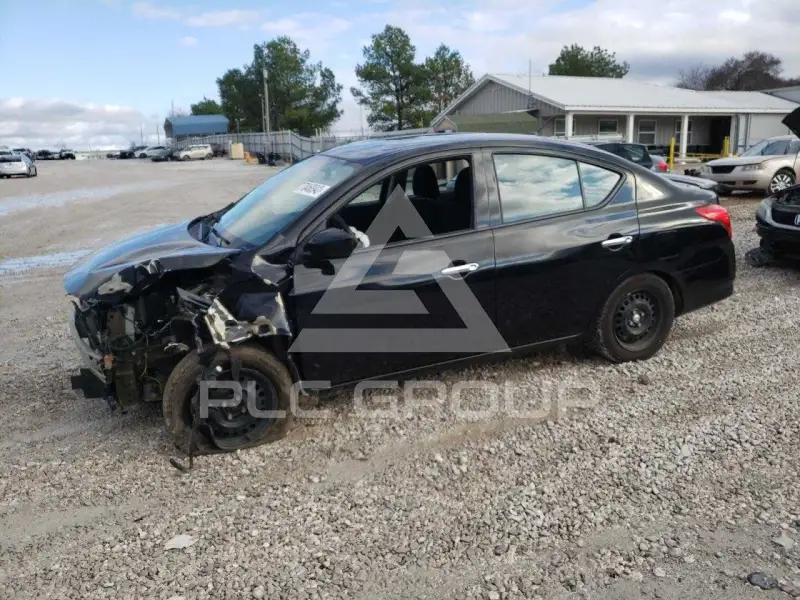 2019 Nissan VERSA фото