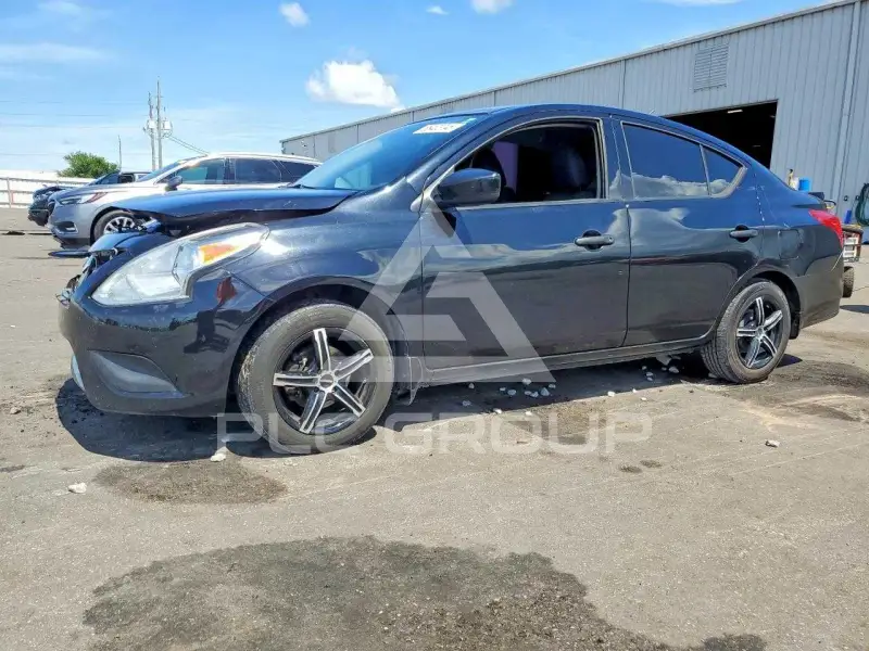 2019 Nissan VERSA фото