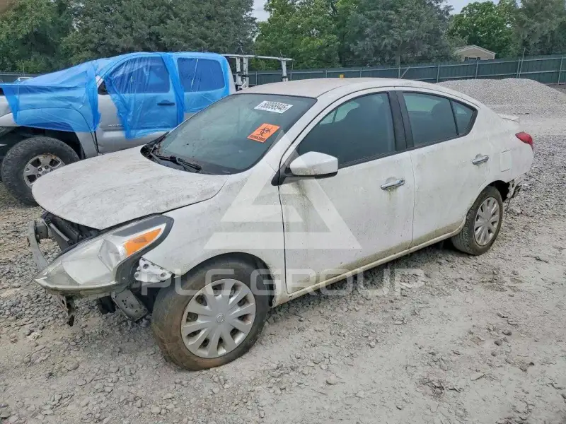 2019 Nissan VERSA фото