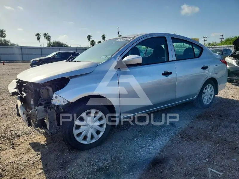 2019 Nissan VERSA фото