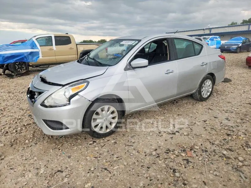 2019 Nissan VERSA photo