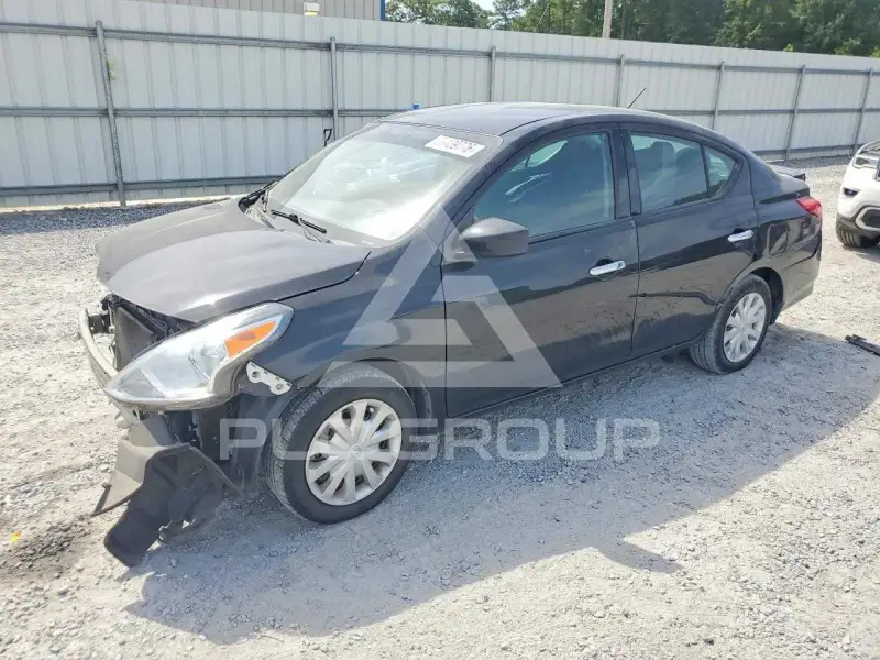 2019 Nissan VERSA photo