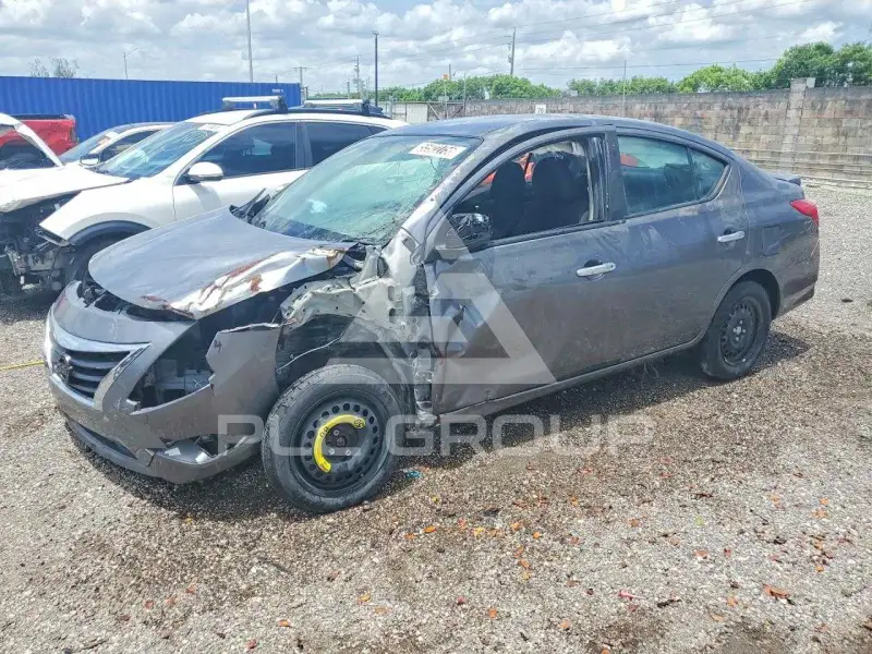 2019 Nissan VERSA фото