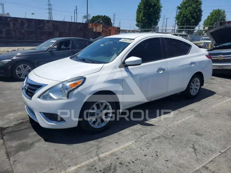 2019 Nissan VERSA фото