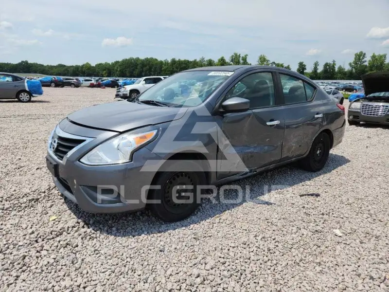 2019 Nissan VERSA photo