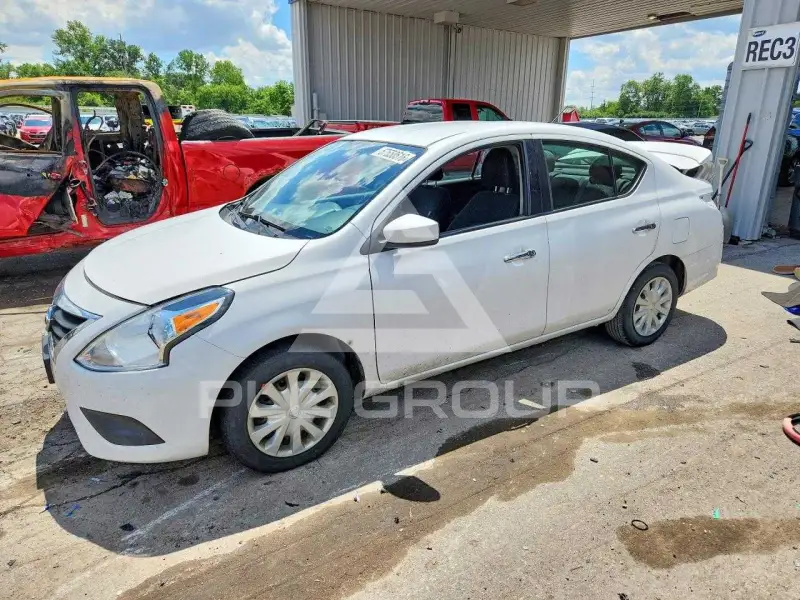 2019 Nissan VERSA фото