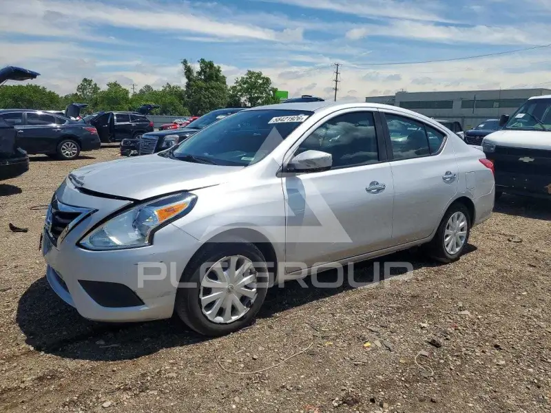 2019 Nissan VERSA photo